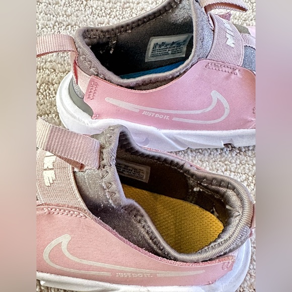 Little Girl Nike Shoes 9C - Picture 6 of 7